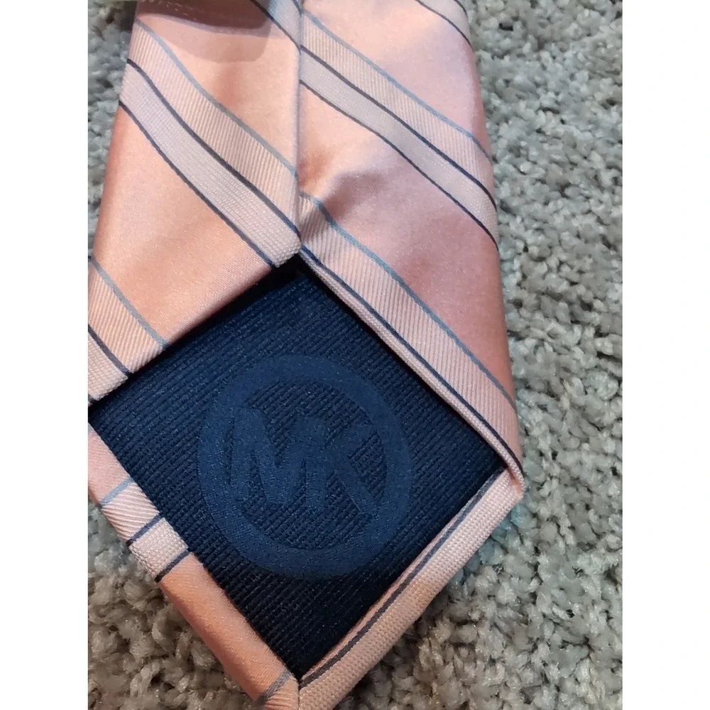 MICHAEL Michael Kors refined accessory